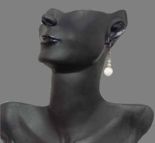 گوشواره صدف برش خورده طرح گرد